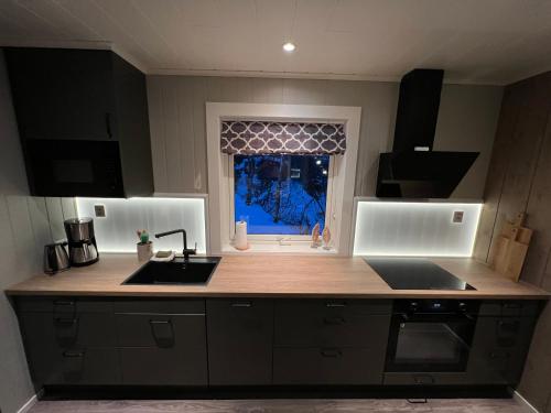 Dapur atau dapur kecil di Olderfjord Lodge