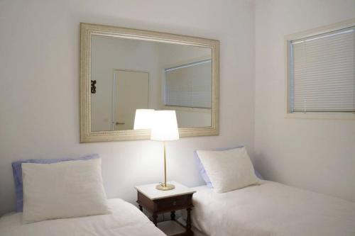 Two Bedroom Apt in Historic location - Close to the River with AC by Lisbeyond