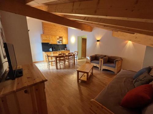 Pracondu 2 504 - OUTDOOR & FUN charming apartment 8 personnes