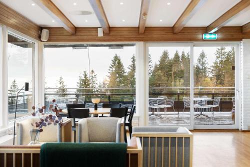 Гостиная зона в Voksenasen Hotell; Best Western Signature Collection