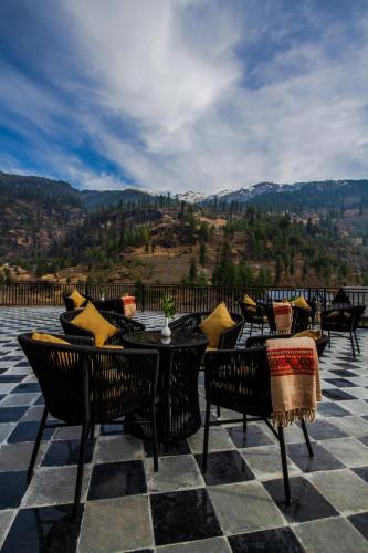Pemandangan gunung umum atau pemandangan gunung yang diambil dari hotel