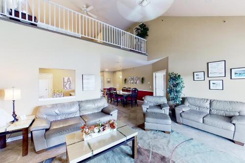 Lakeview Resort, Unit 243-4C – Photos 4