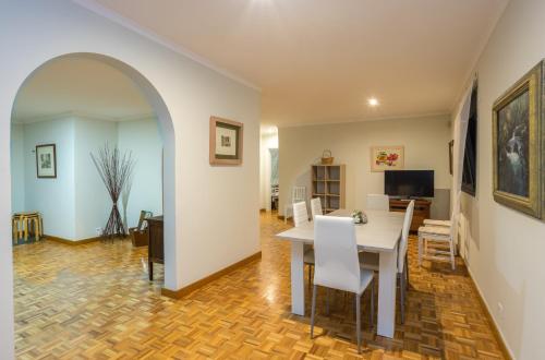 2BR Penthouse with Terrace and City views