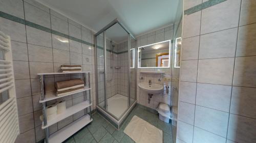Un baño de Appartements KALSWIRT