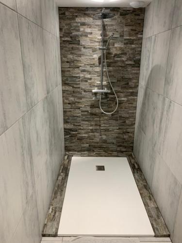 Ένα μπάνιο στο Studio à la campagne & Jacuzzi
