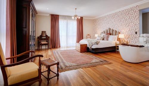 Katil atau katil-katil dalam bilik di The Hawthorn Boutique Hotel