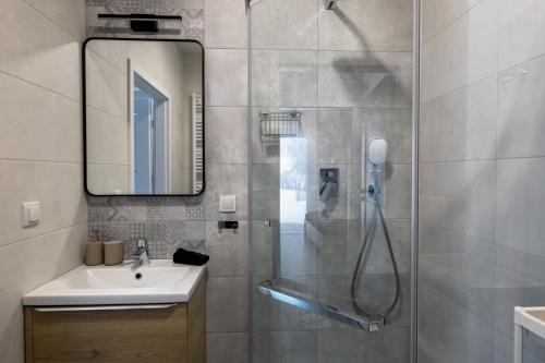 Kúpeľňa v ubytovaní Apartament Słoneczny z tarasem i ogrodem