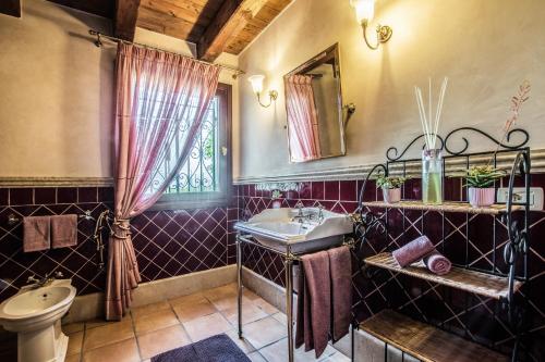Ένα μπάνιο στο Villa Tania