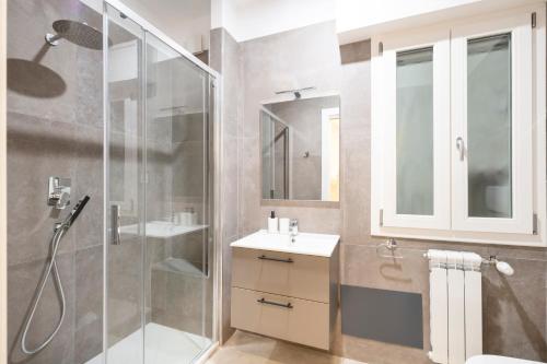 EasyStayRome 10 Pax 3 Baths 1 Min from Metro