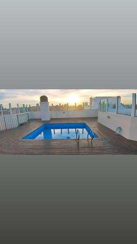 una piscina en la terraza de un crucero en El Rincón de Juno en Córdoba