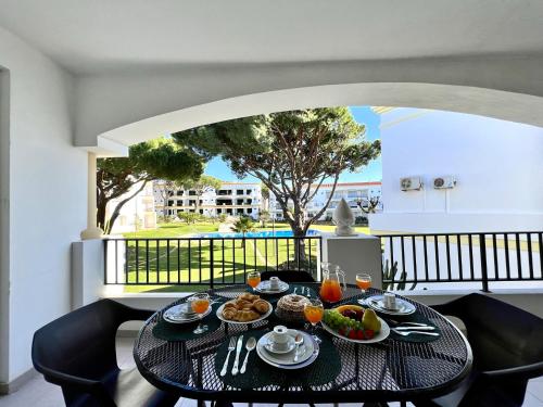 Vilamoura Garden View 1 With Pool by Homing