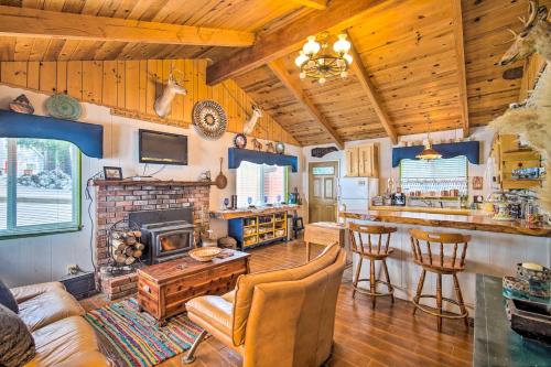 Green Valley Lake Cabin with Fireplace!