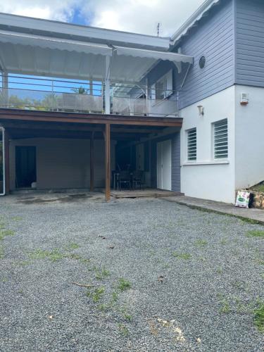 Το κτήριο όπου στεγάζεται  η βίλα