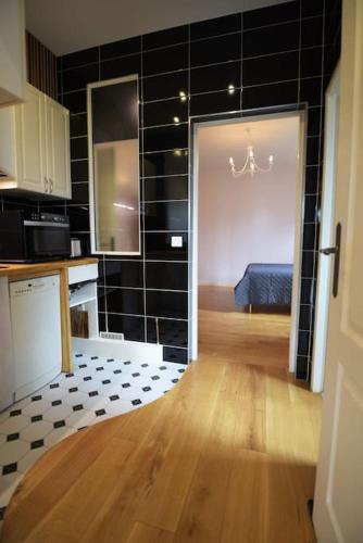 Gallery image of 3-room separate unit in Sceaux (80 sq.m/860 sq.ft) in Sceaux