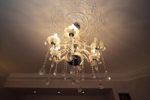 Gallery image of 3-room separate unit in Sceaux (80 sq.m/860 sq.ft) in Sceaux