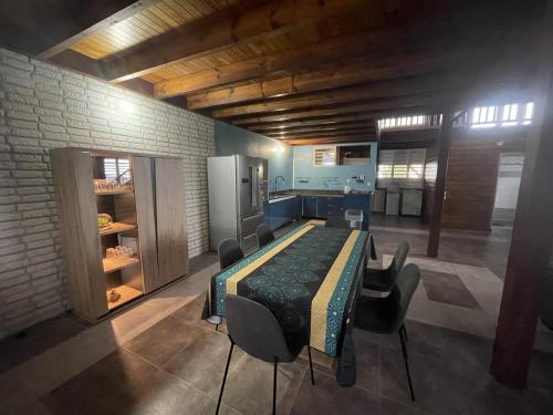 Biliár nebo kulečník v ubytování O'Chalet des îles