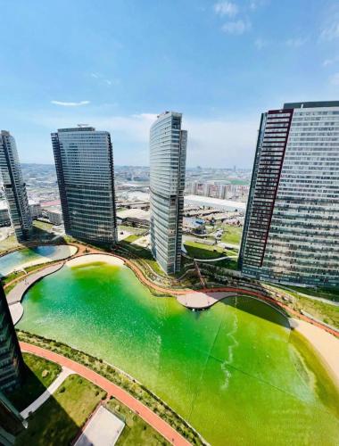 İstanbul da Göl ve Şehir Manzaralı, WiFi Erişimli Muhteşem Daire