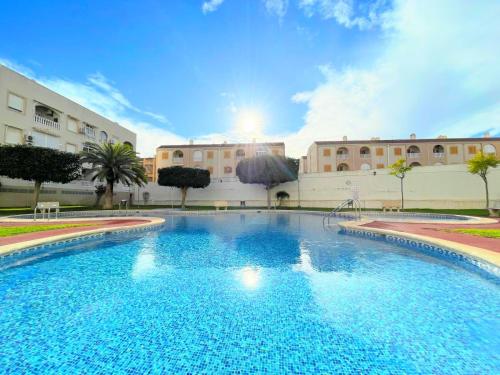 Zdjęcie z galerii obiektu Godisa Torrevieja by Villas&You w mieście Torrevieja