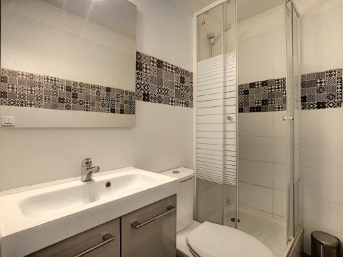 Kúpeľňa v ubytovaní Cannes suquet Croisette