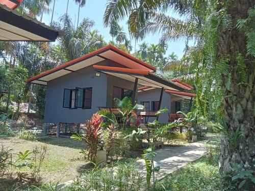 En have udenfor Khao Sok Palm Garden Resort