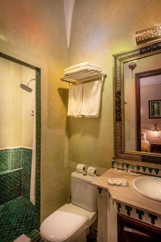 Un baño de Riad & Spa Bahia Salam
