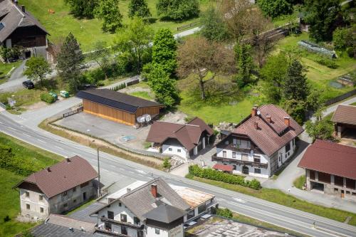 an aerial view of a residential neighborhood with houses at Alpenblick FeWo Hauser in Reisach