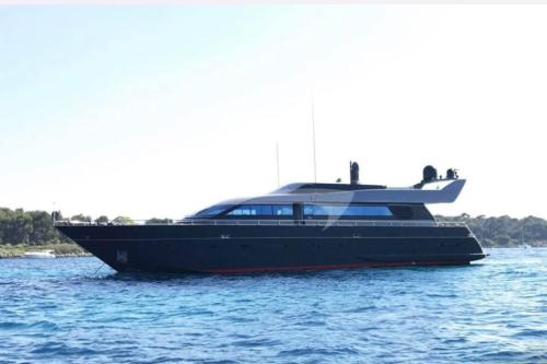 Esclusivo yacht a Fiumicino