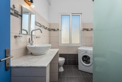 Rhodes Central Apartment