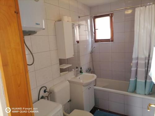 Koupelna v ubytování Guesthouse Behar