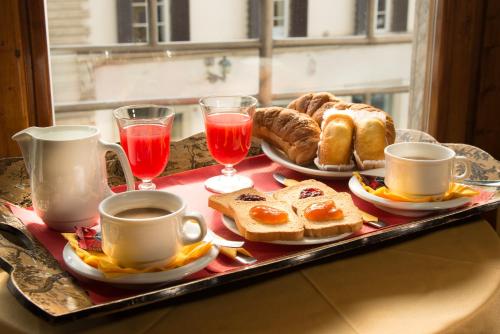 Options de petit-déjeuner proposées aux clients de l'établissement B&B Old Florence Inn