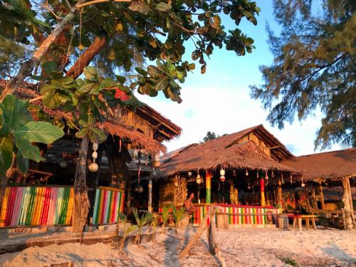 Fotografie z fotogalerie ubytování Rasta Baby Bar & Bungalows - Suitable for young travelers v destinaci Ko Phayam
