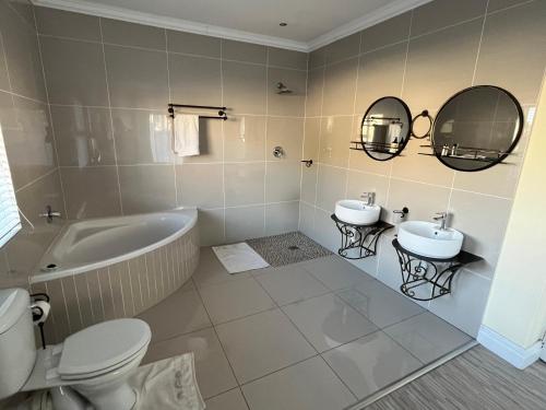 Phòng tắm tại Lovely and Peaceful 3 bedroom house