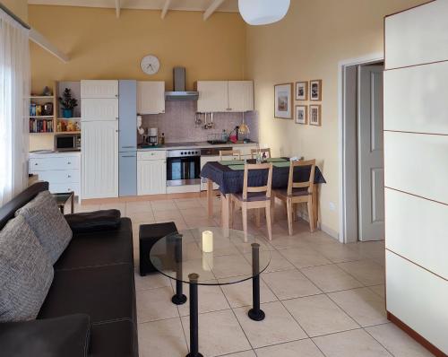 Zdjęcie z galerii obiektu Villa Basile 2 w Kalamácie