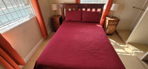  THE GOOD LIFE -  Room  picture :   Tea/Coffee maker    Shower    TV                           