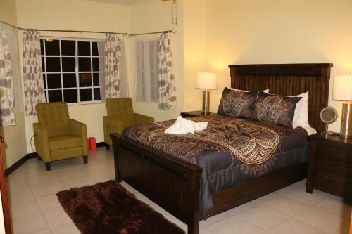 Gallery image of A Luxurious 4-Bedroom Private Villa with Games Room, Theatre & Modern Art in Montego Bay