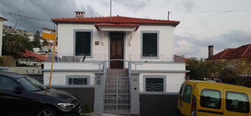 Bus Stop House 84