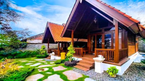 Andung Andung Villa and Resto