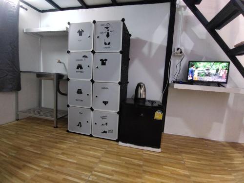 TV a/nebo společenská místnost v ubytování หอพักสุพลเพลส Supol Place