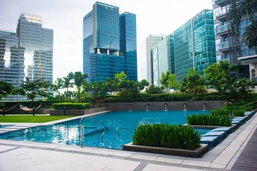 A2J Luxury 2BR Suite Near Uptown Mall BGC Taguig