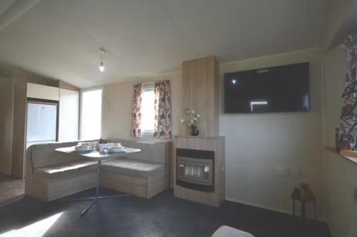 Oyster Etchingham SEAVIEWにあるテレビまたはエンターテインメントセンター