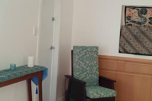 Posezení v ubytování Maleny District - Charming Cottage in Witta 2 beds
