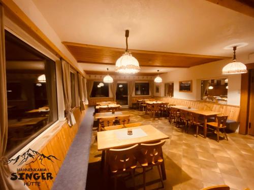 Gallery image of Berggasthof Singerhütte in Höfen, Reutte in Hofen