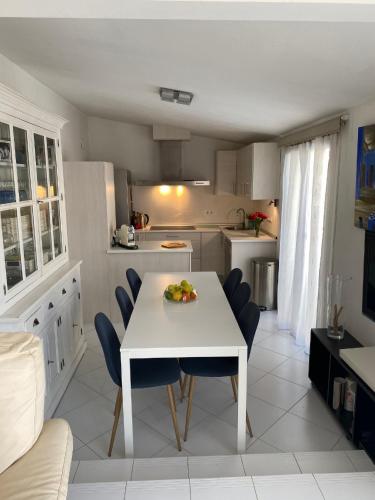 398-casa con piscina privada