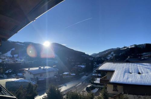 En generel udsigt til bjerge eller udsigt til bjerge taget fra lejligheden