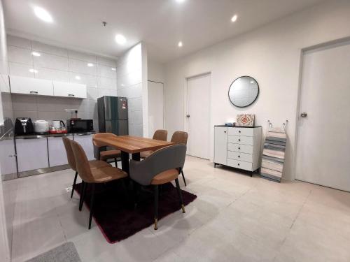 Kuchyň nebo kuchyňský kout v ubytování Kuching Metrocity Homestay-S01 Wincy