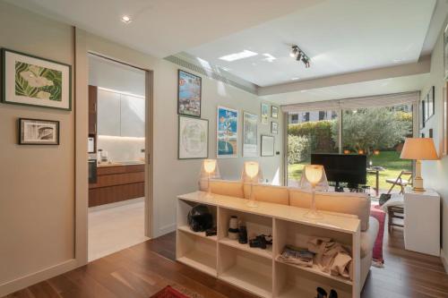 Savoy Residence Casa Branca I by an island apart