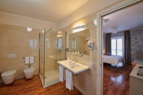 A bathroom at Foresteria La Torretta
