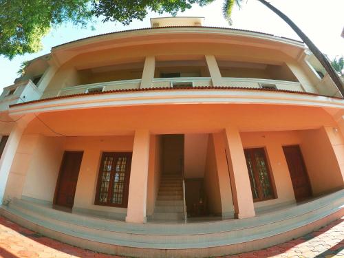 Un balcón o terraza en Shalom Palace