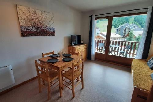 Photo de la galerie de l'établissement Superbe appartement La Joue du Loup centre, 6 personnes, avec parking privé, à Saint-Étienne-en-Dévoluy