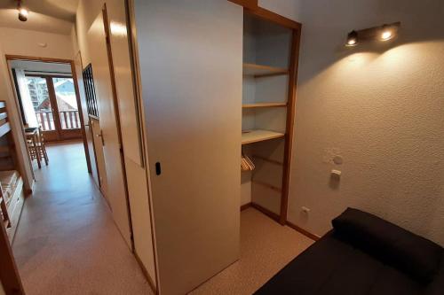 Photo de la galerie de l'établissement Superbe appartement La Joue du Loup centre, 6 personnes, avec parking privé, à Saint-Étienne-en-Dévoluy